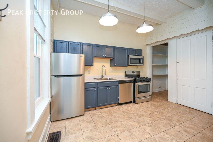 2222 Ohio Avenue #1 - Photo 5 of 12