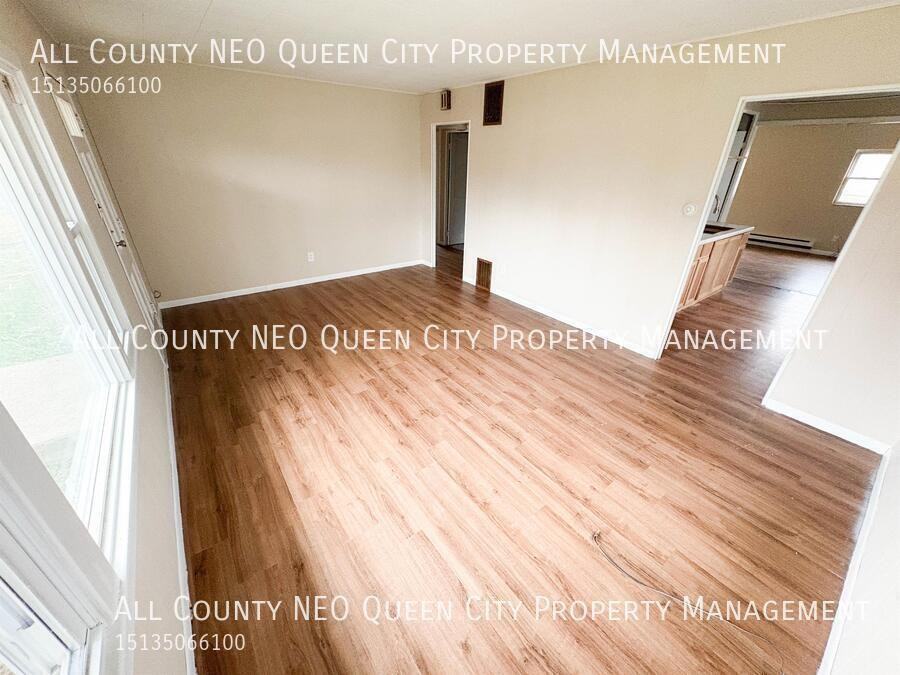 2440 Ulrich Ave - Photo 3 of 18