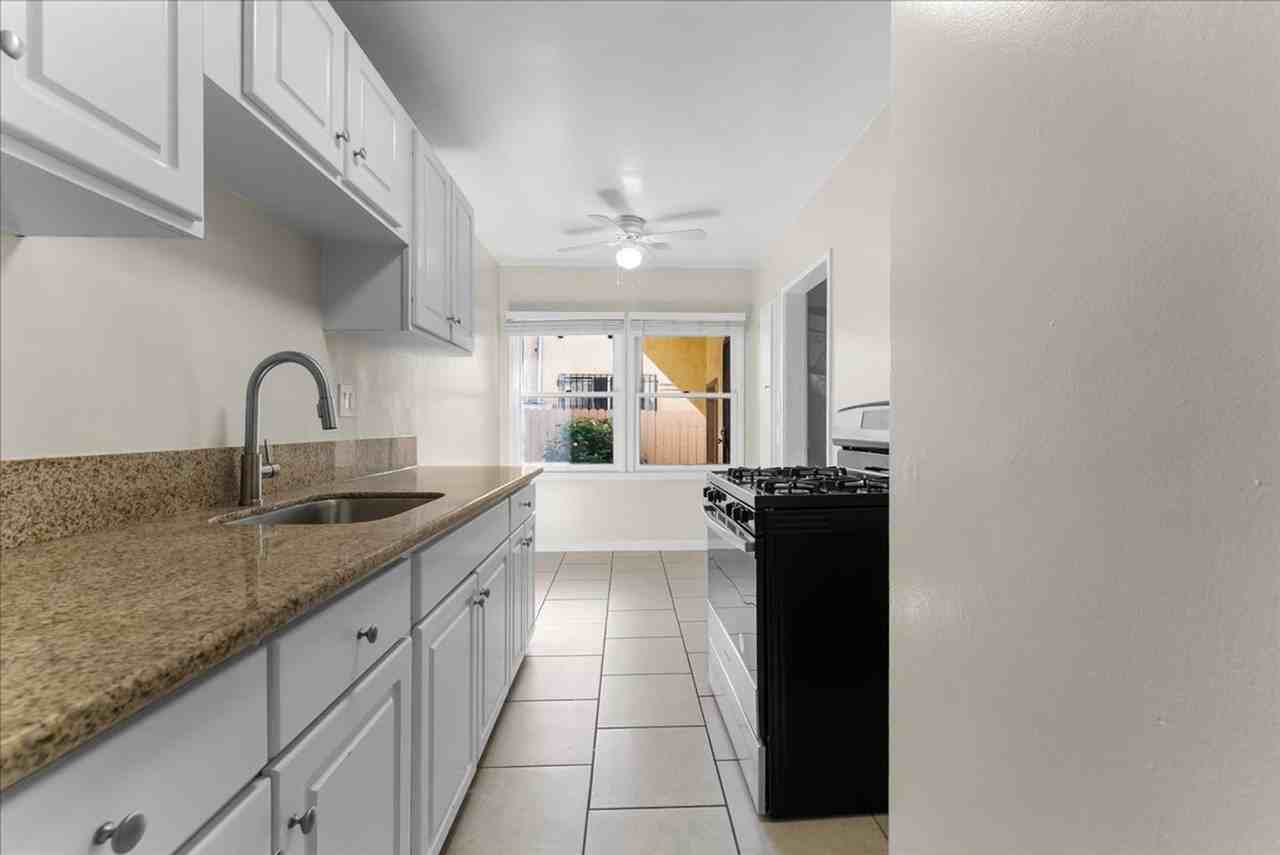 1922 Locust Avenue #01 - Photo 5 of 10