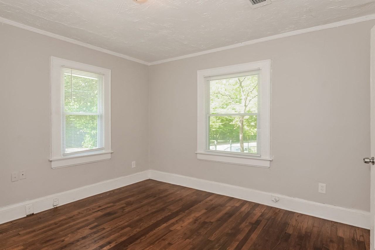 1920 Browns Mill Road Southeast - Photo 4 of 25