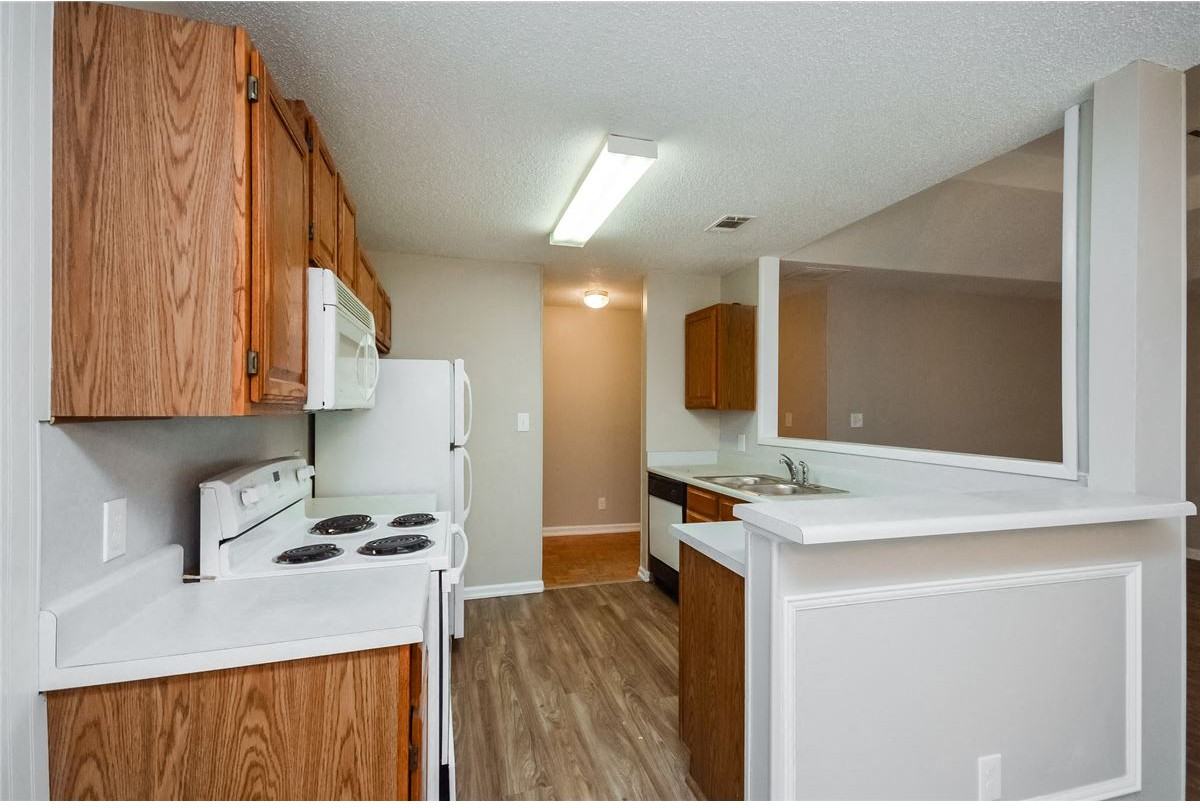 250 Helen Lane - Photo 4 of 14