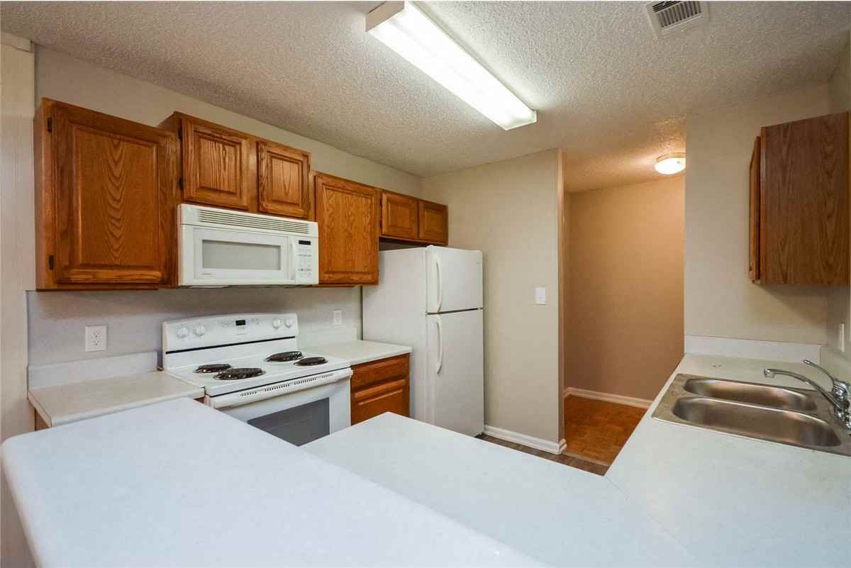 250 Helen Lane - Photo 7 of 14