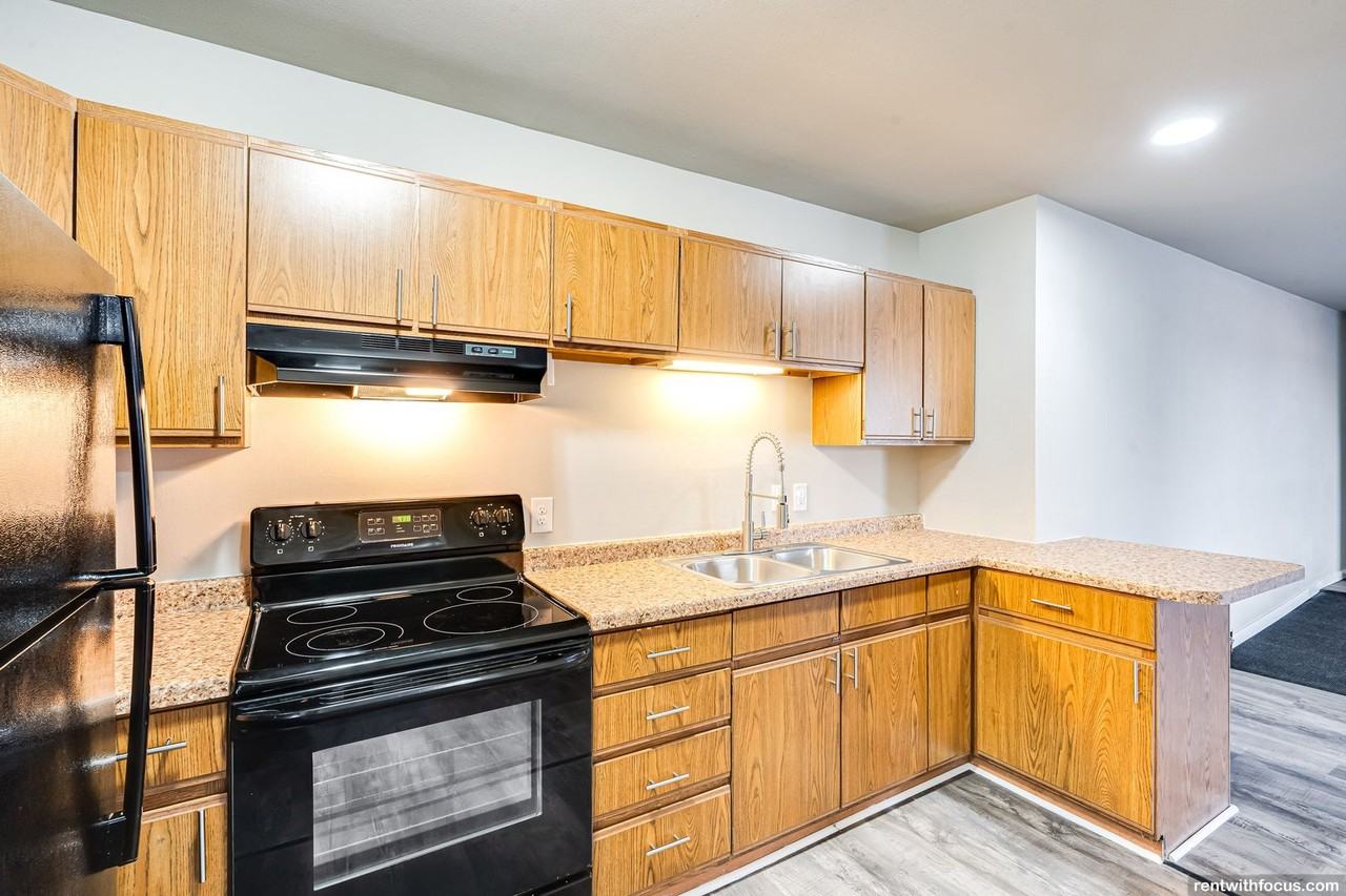 825 Wisconsin - Photo 2 of 42