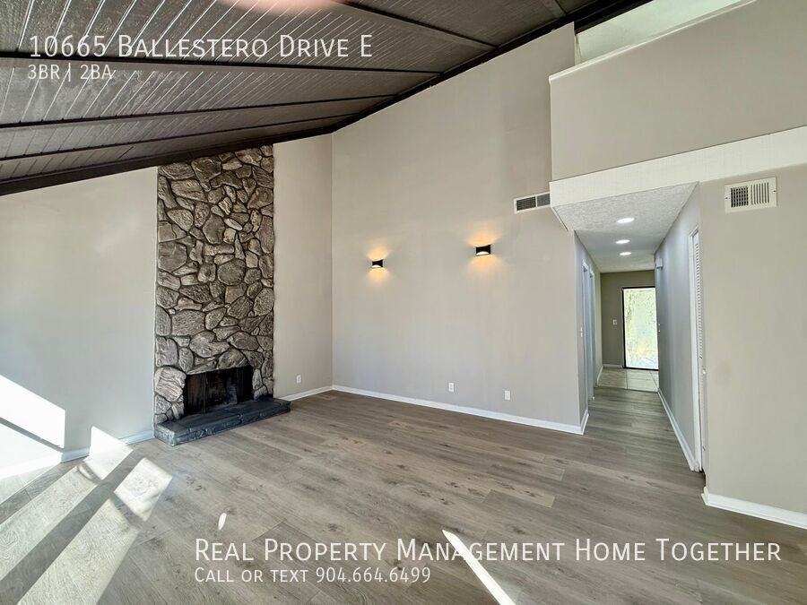 10665 East Ballestero Drive - Photo 2 of 36