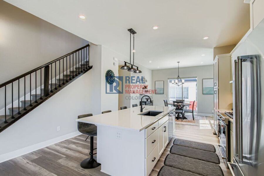 5160 Ward Rd - Photo 6 of 29