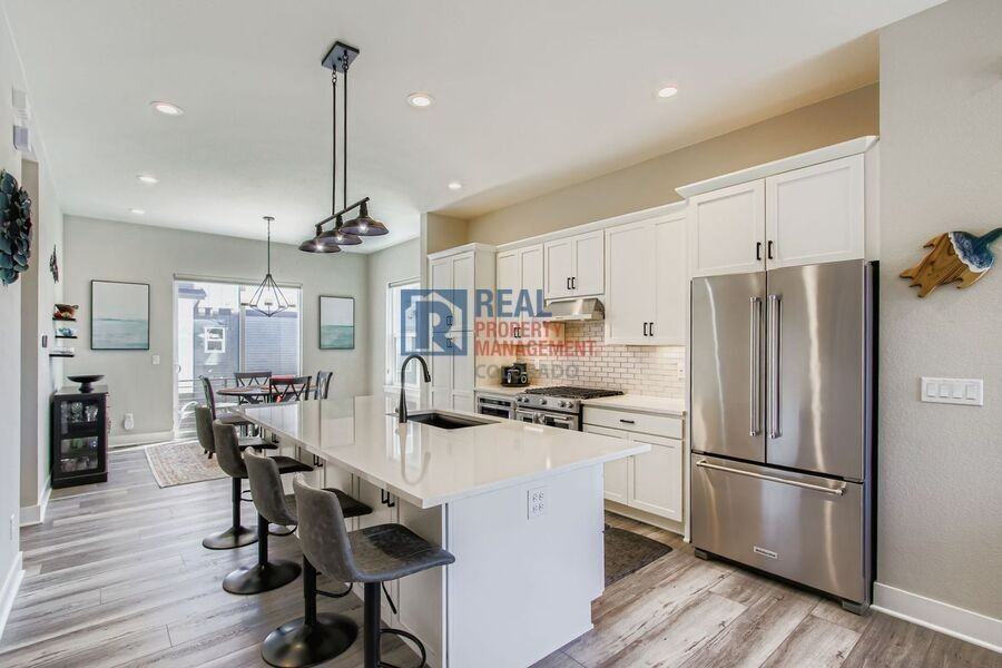 5160 Ward Rd - Photo 7 of 29