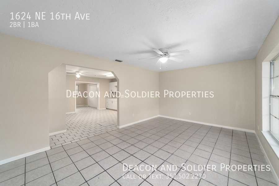 1624 Northeast 16th Avenue - Photo 3 of 24