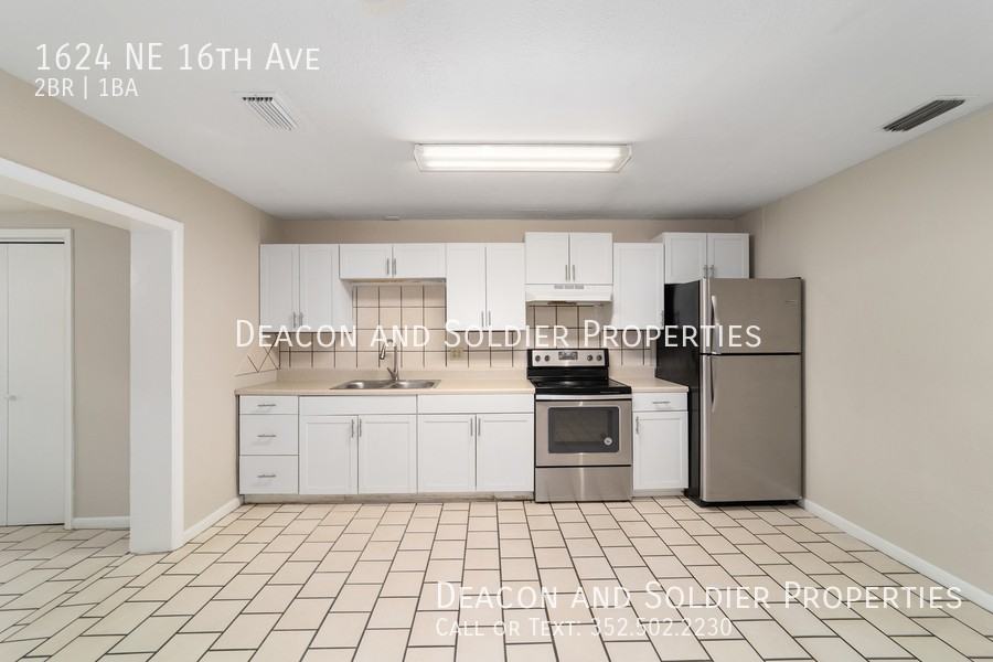 1624 Northeast 16th Avenue - Photo 7 of 24