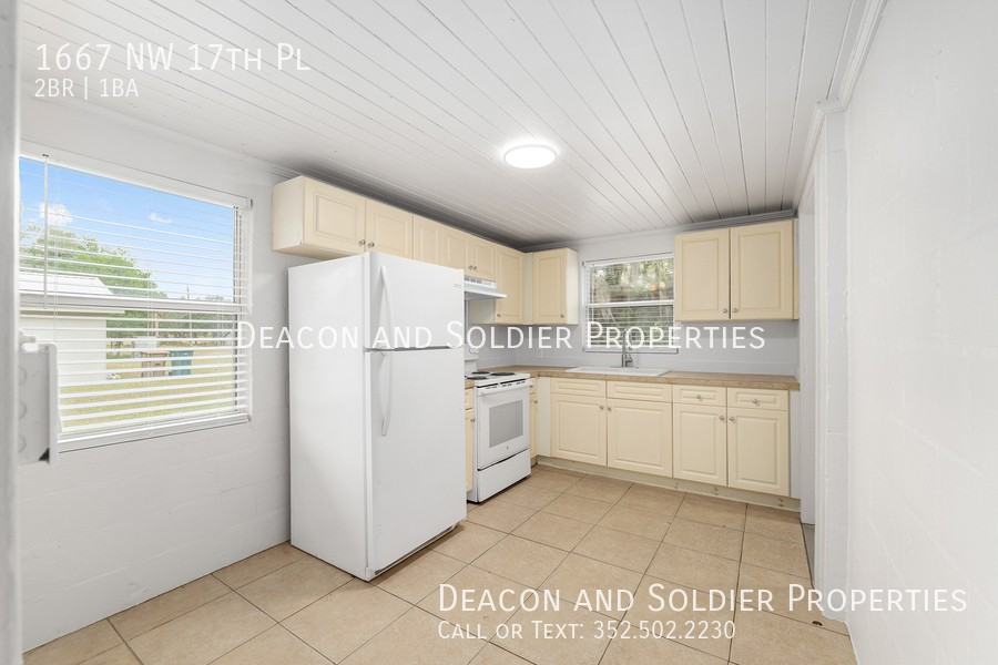 1667 Nw 17th Pl - Photo 6 of 34