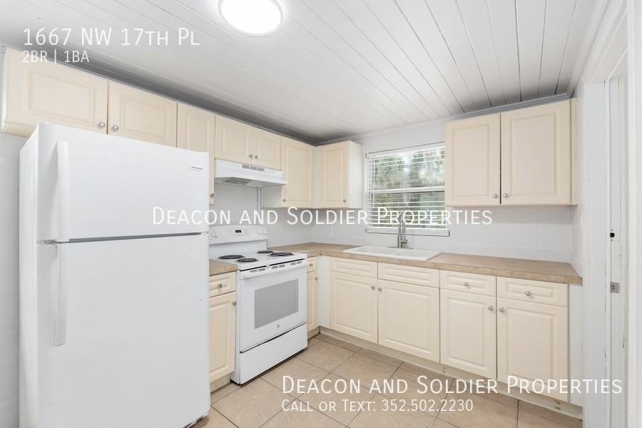 1667 Nw 17th Pl - Photo 7 of 34