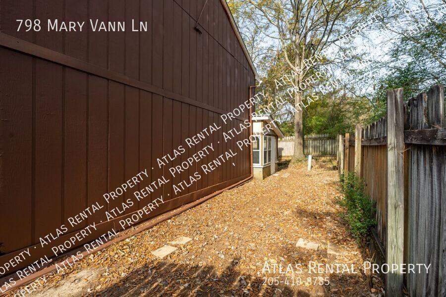 798 Mary Vann Ln - Photo 4 of 20
