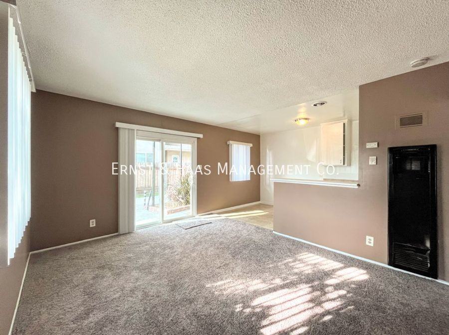 2909 East 6th Street #B - Photo 2 of 5