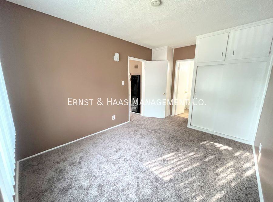 2909 East 6th Street #B - Photo 5 of 5