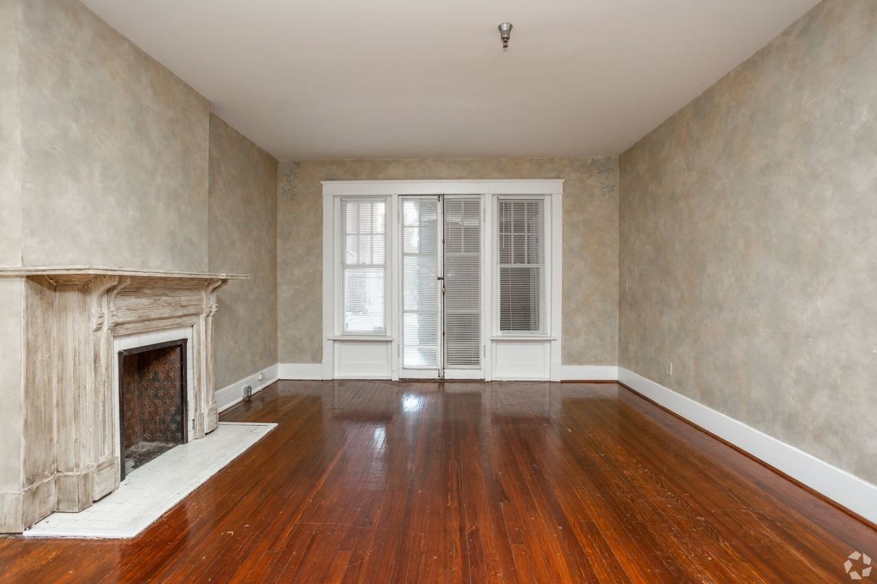 855 Mulberry Street #103