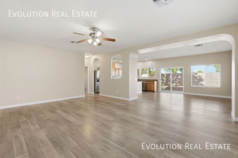 3130 South 81st Street - Photo 4 of 39