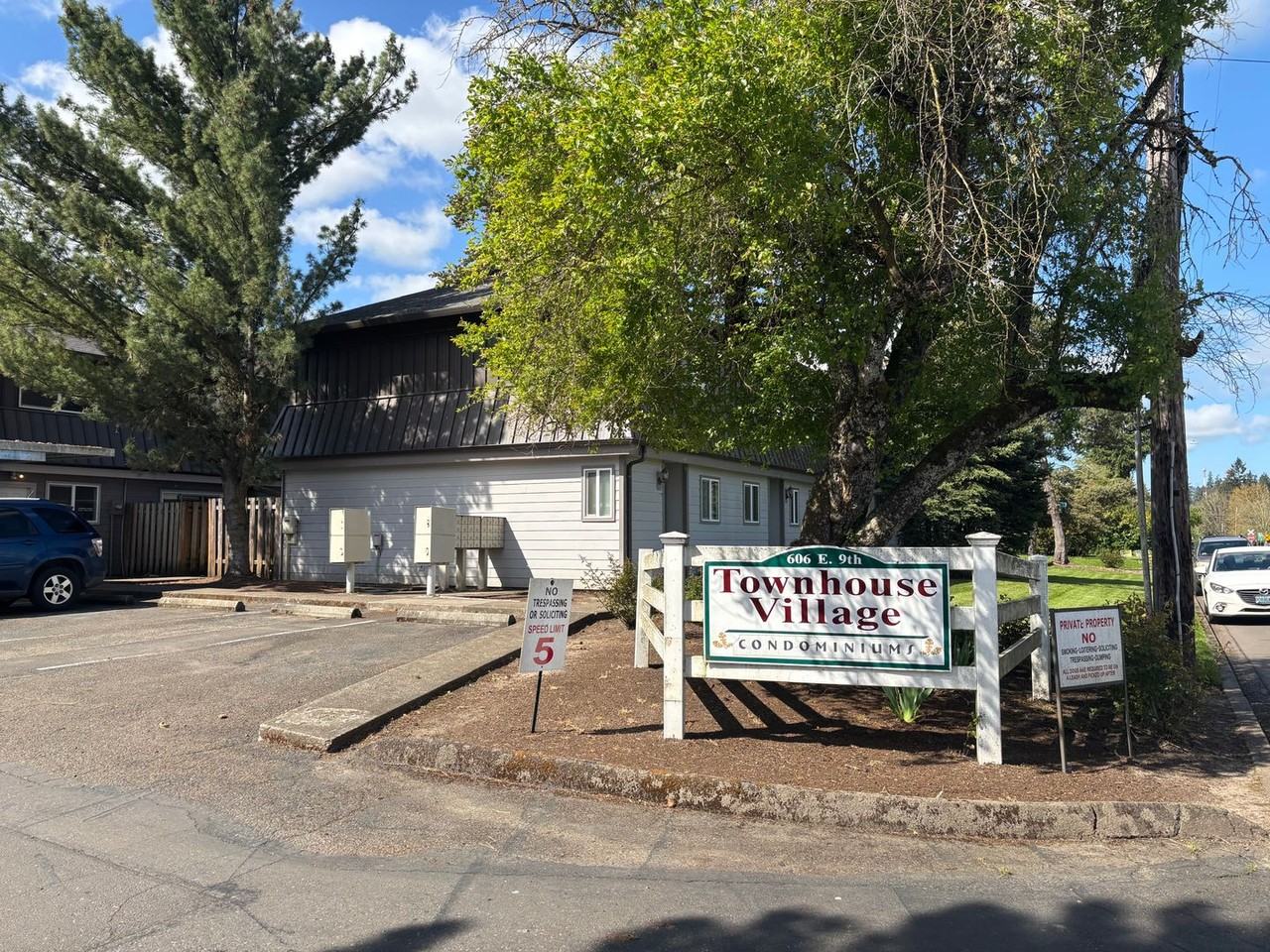 606 E 9th St #54 - Photo 2 of 24