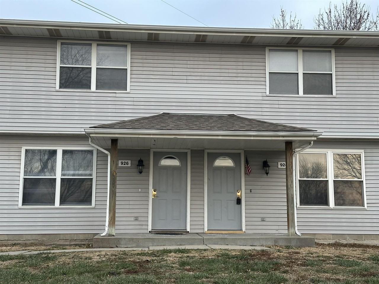 926 West Belmont Avenue - Photo 2 of 22