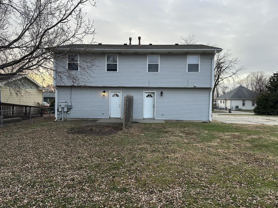 926 West Belmont Avenue - Photo 3 of 22