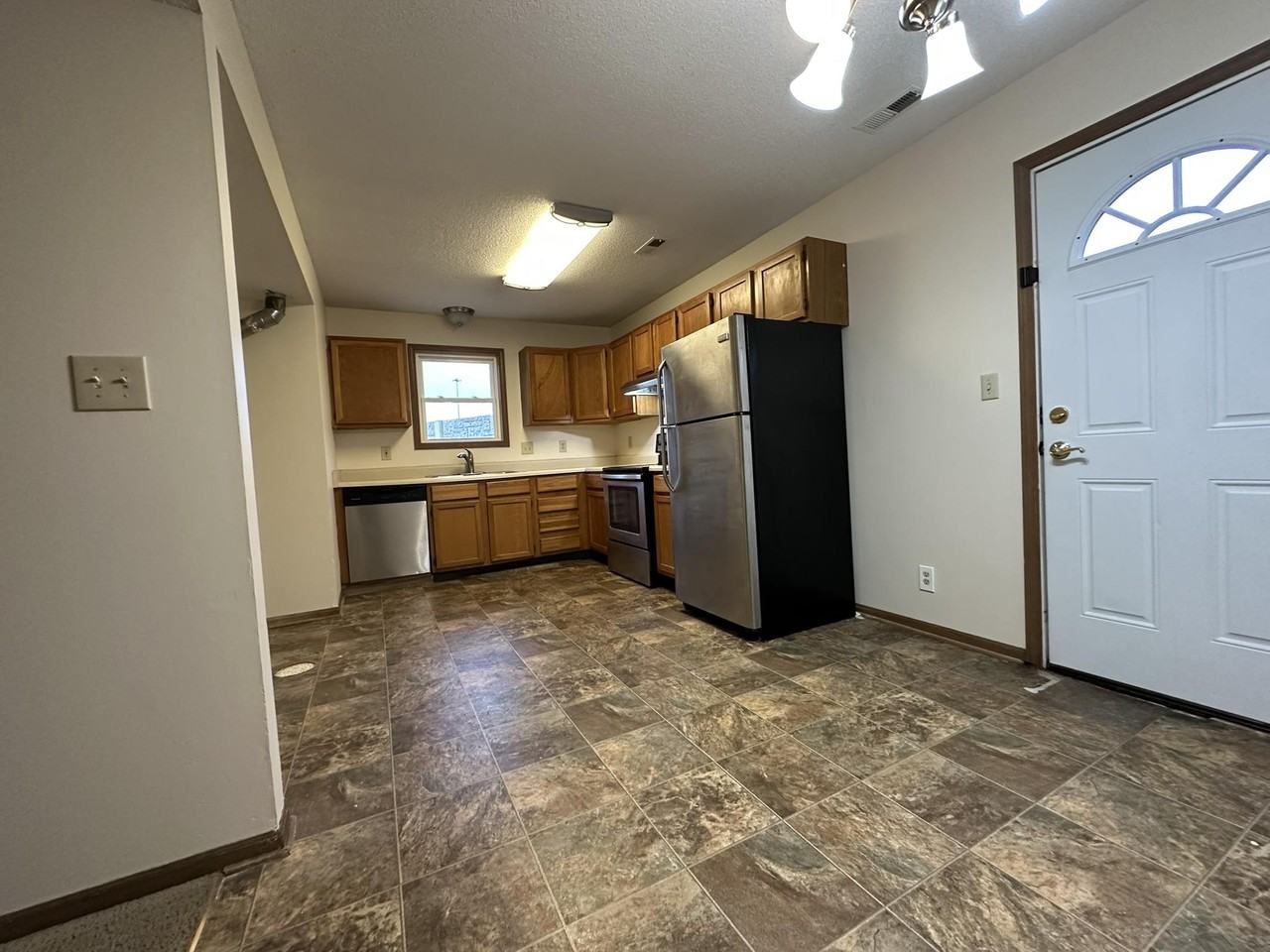 926 West Belmont Avenue - Photo 6 of 22