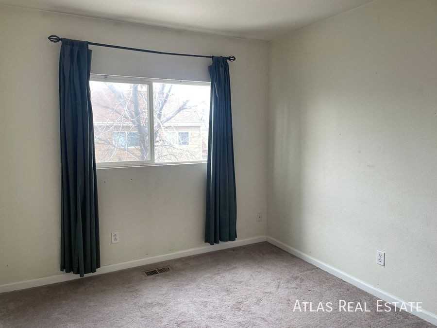 843 Mockingbird St - Photo 5 of 11