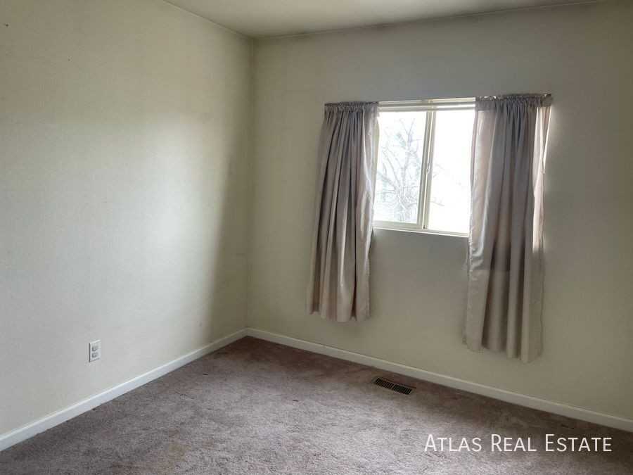 843 Mockingbird St - Photo 6 of 11