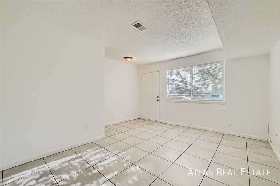 904 Excalibur St #C - Photo 2 of 12