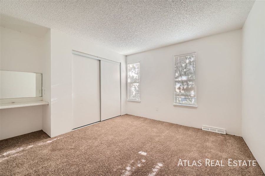 904 Excalibur St #C - Photo 5 of 12