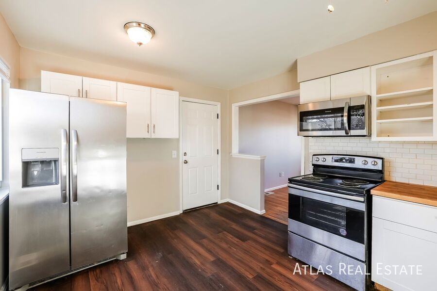 730 S Oakland St - Photo 7 of 37