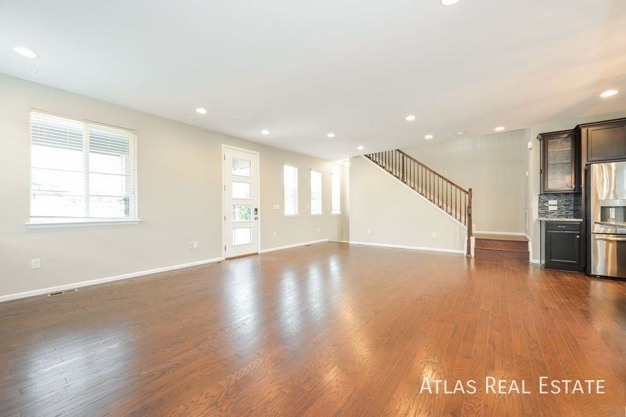 7255 S Millbrook Ct - Photo 2 of 20