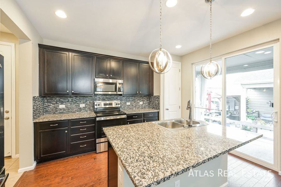 7255 S Millbrook Ct - Photo 4 of 20