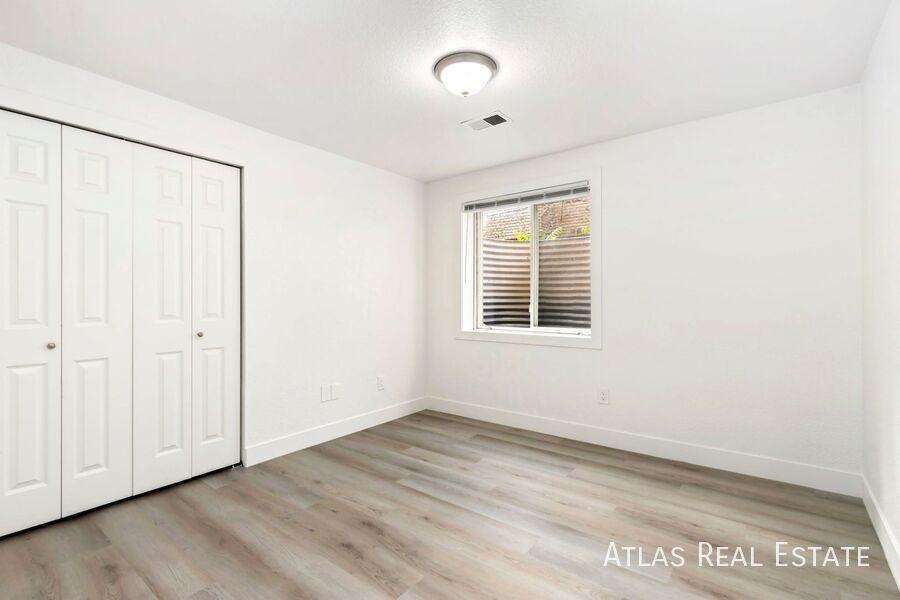 1904 8th Ave #B - Photo 4 of 15