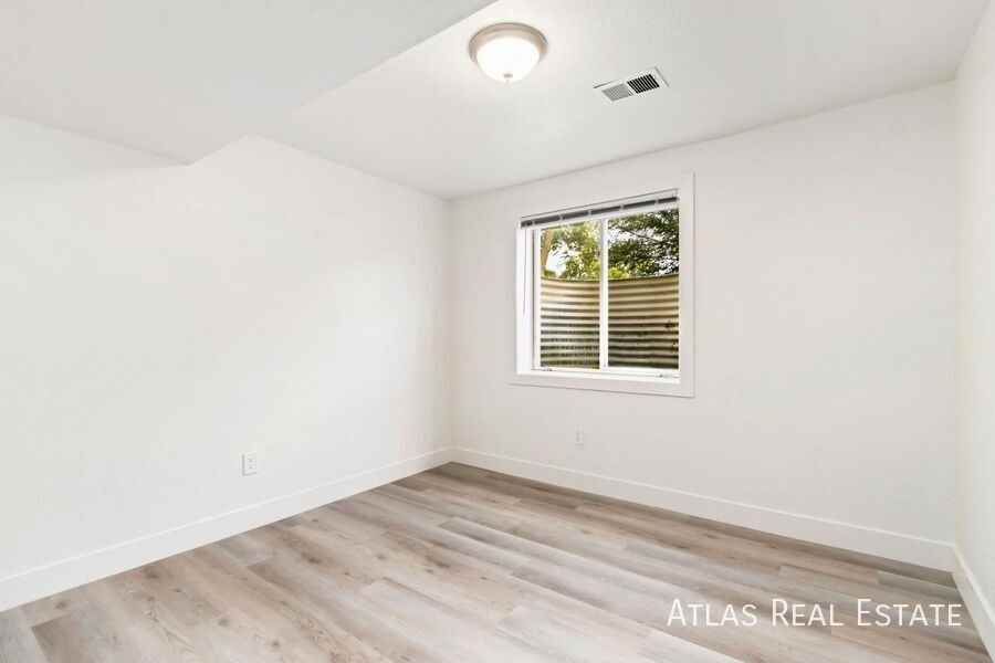 1904 8th Ave #B - Photo 6 of 15