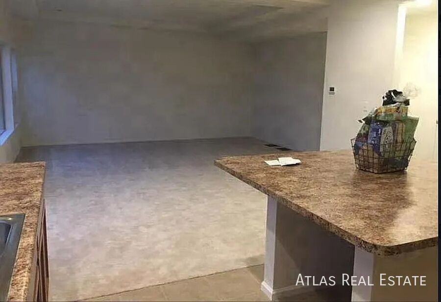 18252 East 52nd Avenue - Photo 3 of 20