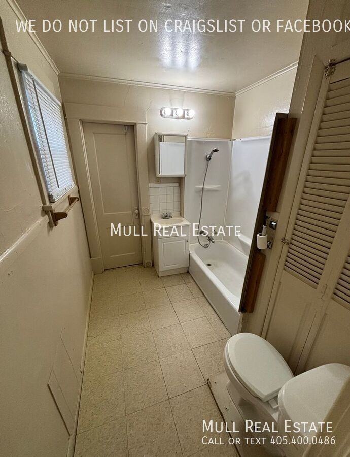 504 North Wentz Street - Photo 4 of 8