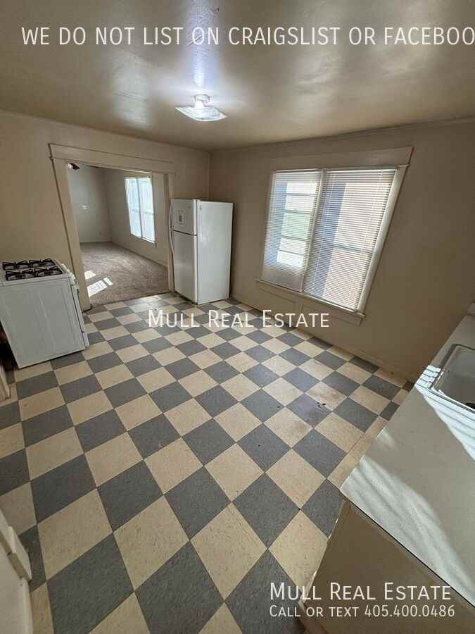 504 North Wentz Street - Photo 7 of 8