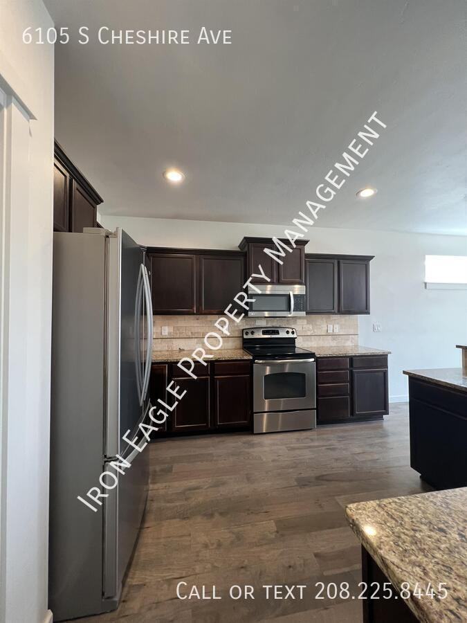 6105 South Cheshire Avenue - Photo 4 of 21