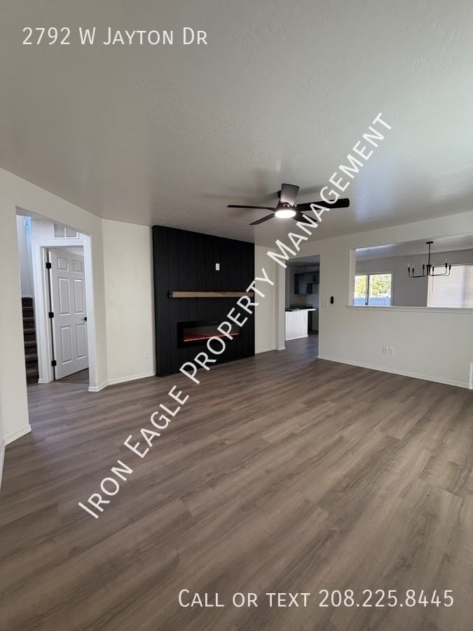 2792 W Jayton Dr - Photo 3 of 34