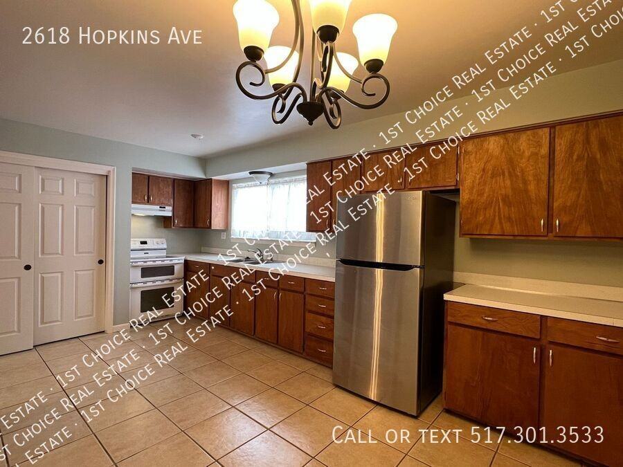 2618 Hopkins Ave - Photo 5 of 17