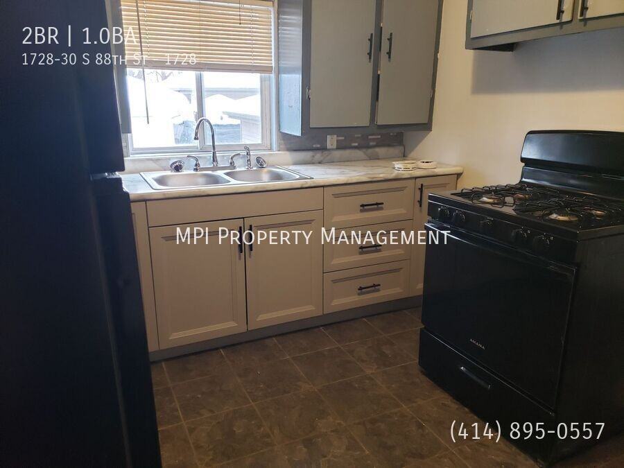 1728 S 88th St #1728 - Photo 6 of 7