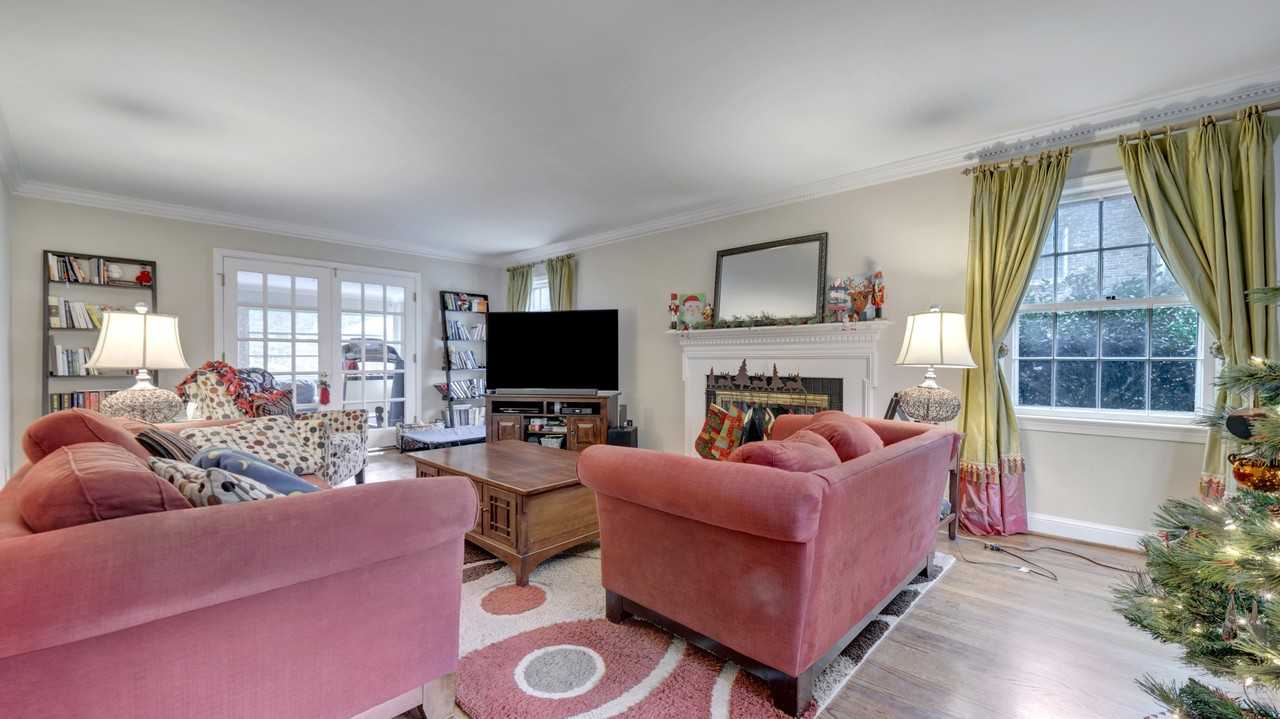 4051 North Stuart Street - Photo 2 of 30