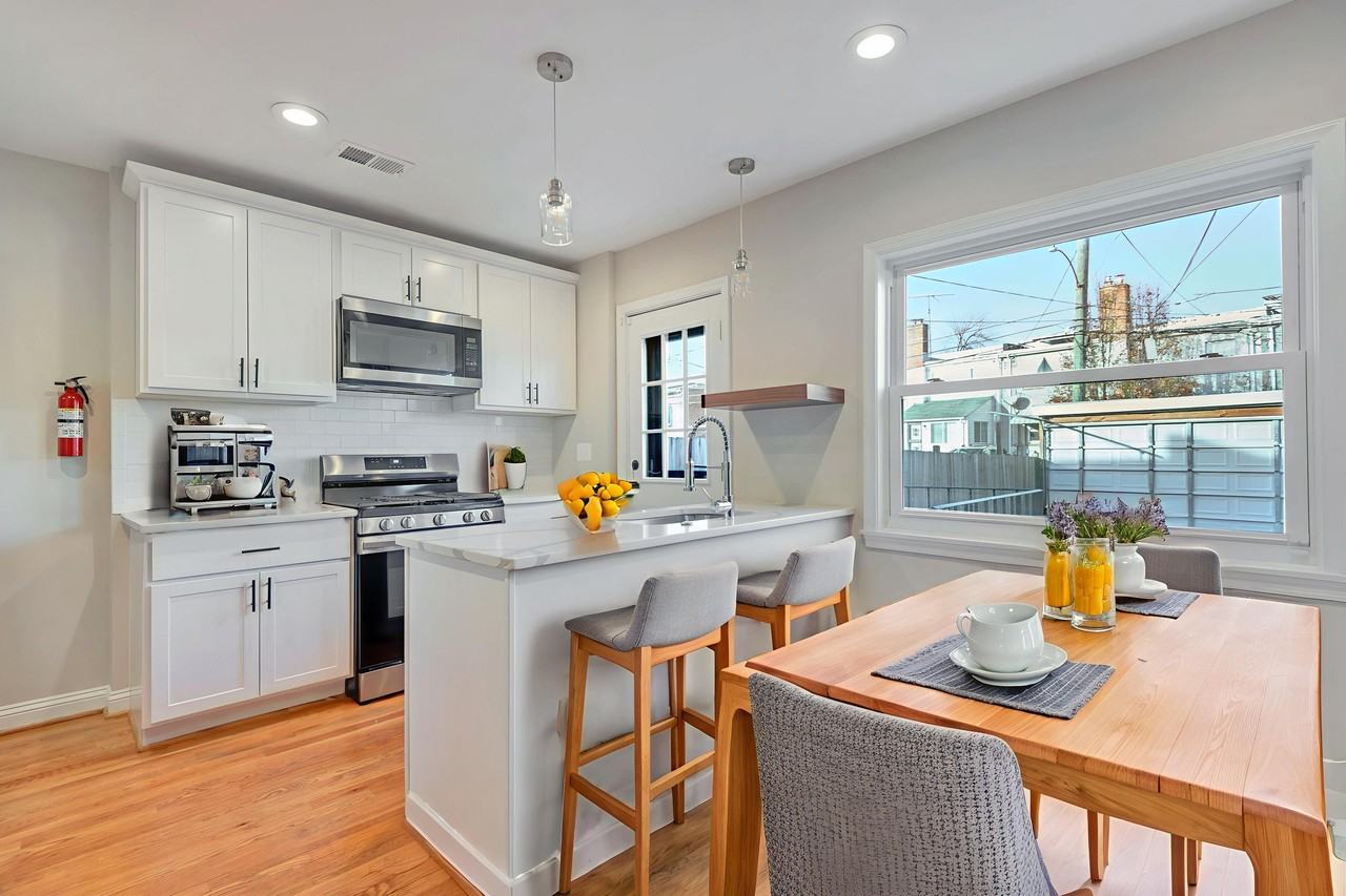 3428 Dix Street Northeast - Photo 2 of 20