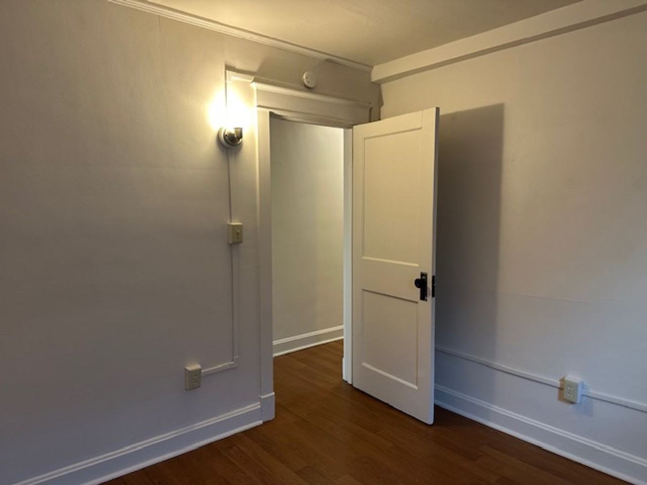 410 Radnor St #2ndFLA - Photo 4 of 8