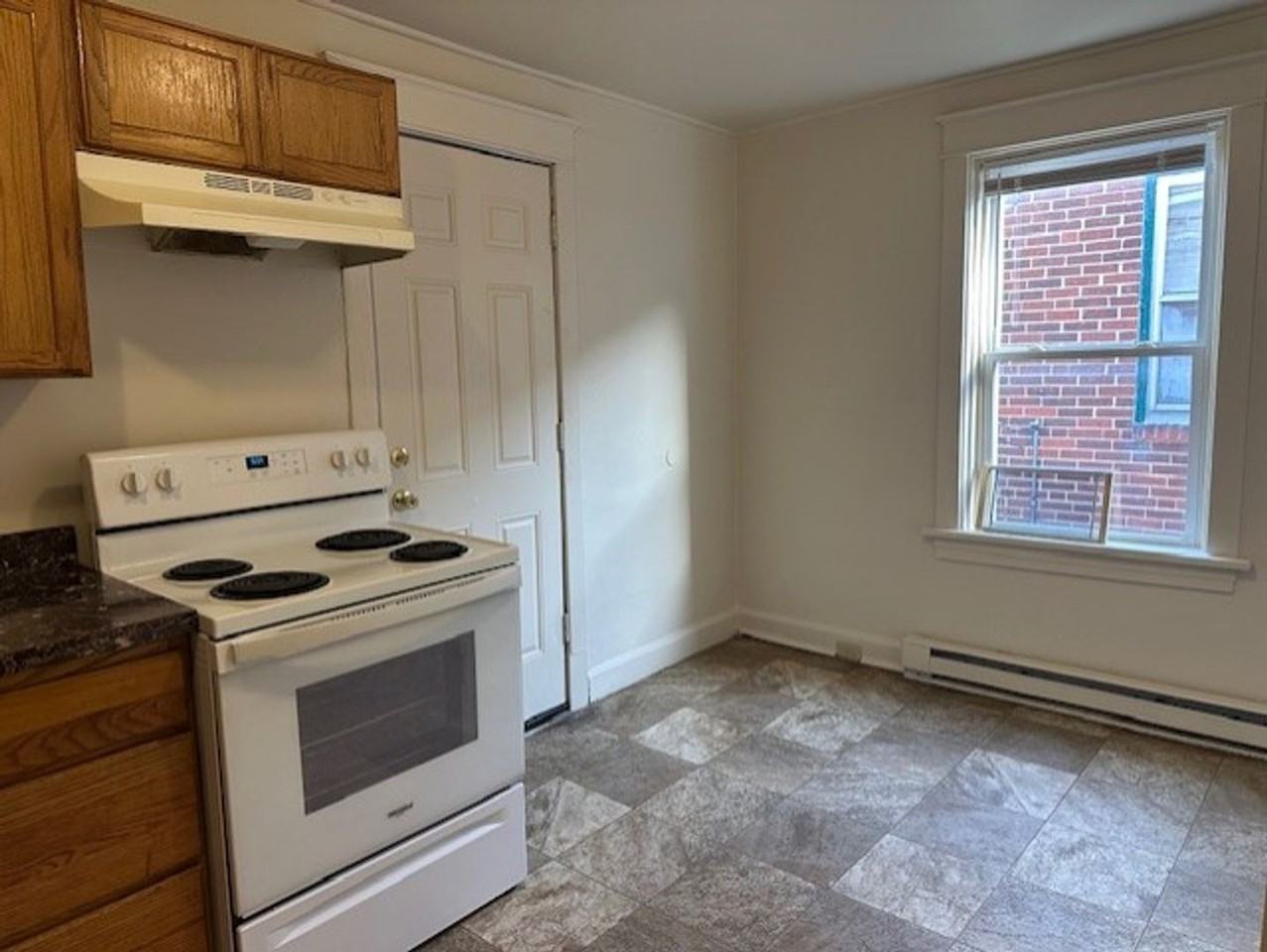 410 Radnor St #2ndFLA - Photo 7 of 8