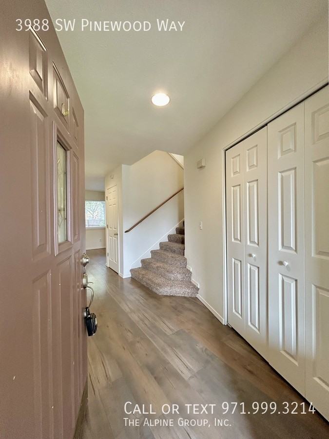 3988 Southwest Pinewood Way - Photo 7 of 47