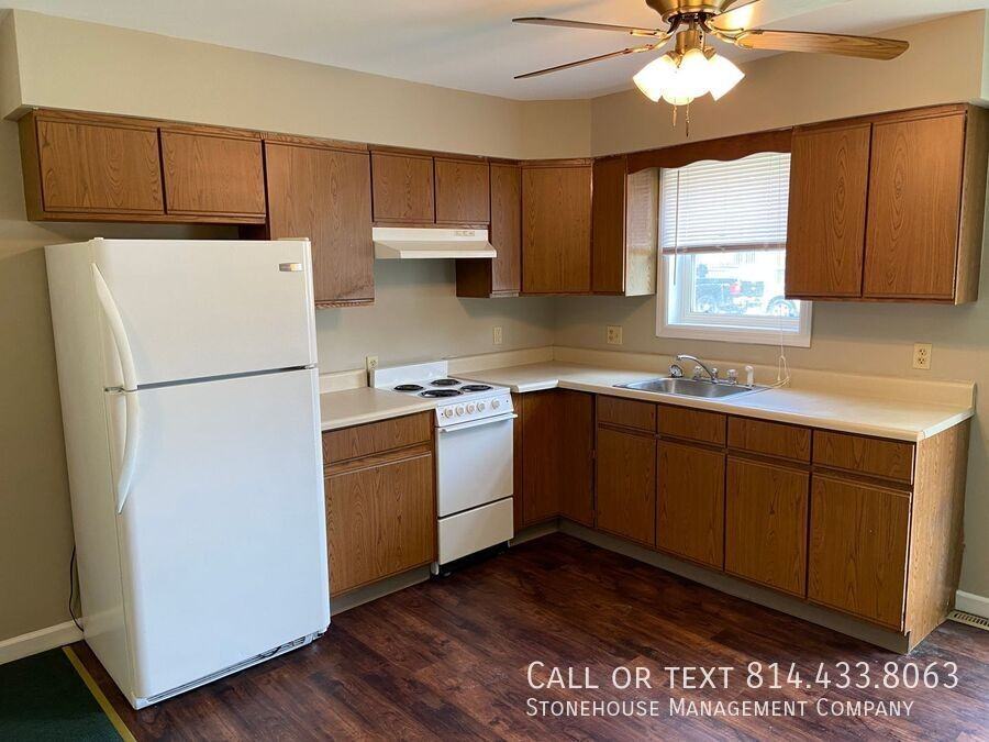 134 E 24th St - Photo 4 of 11