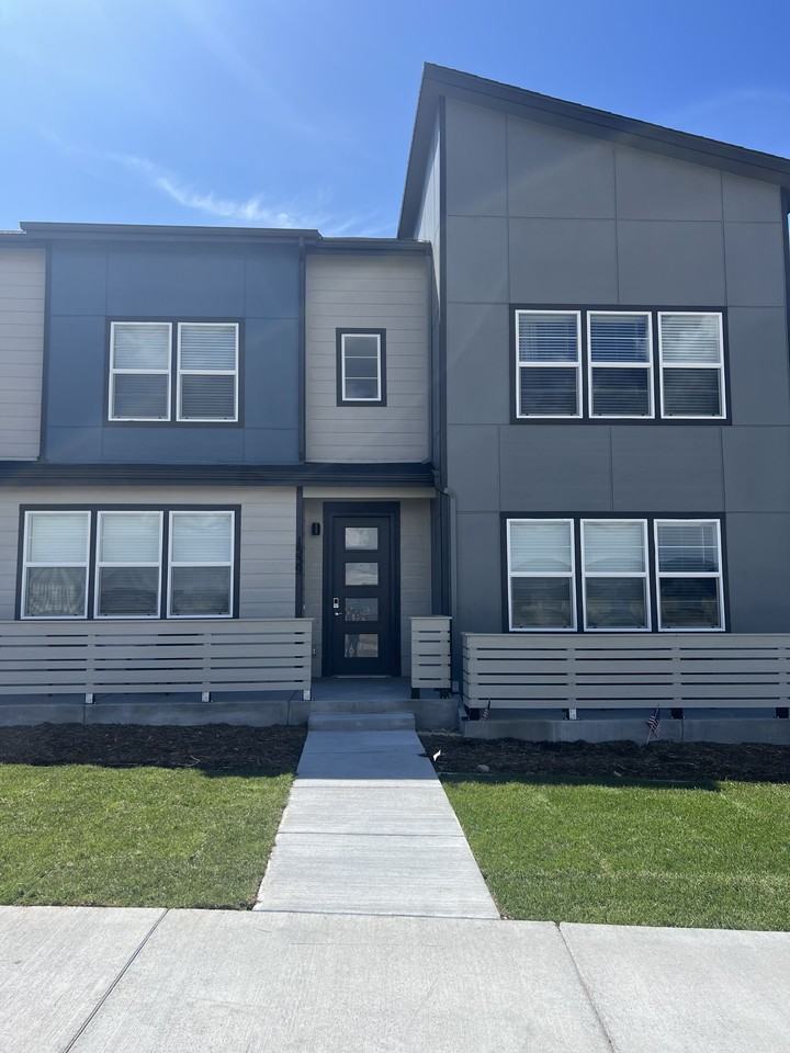 1539 Spring Water Point - Photo 4 of 26