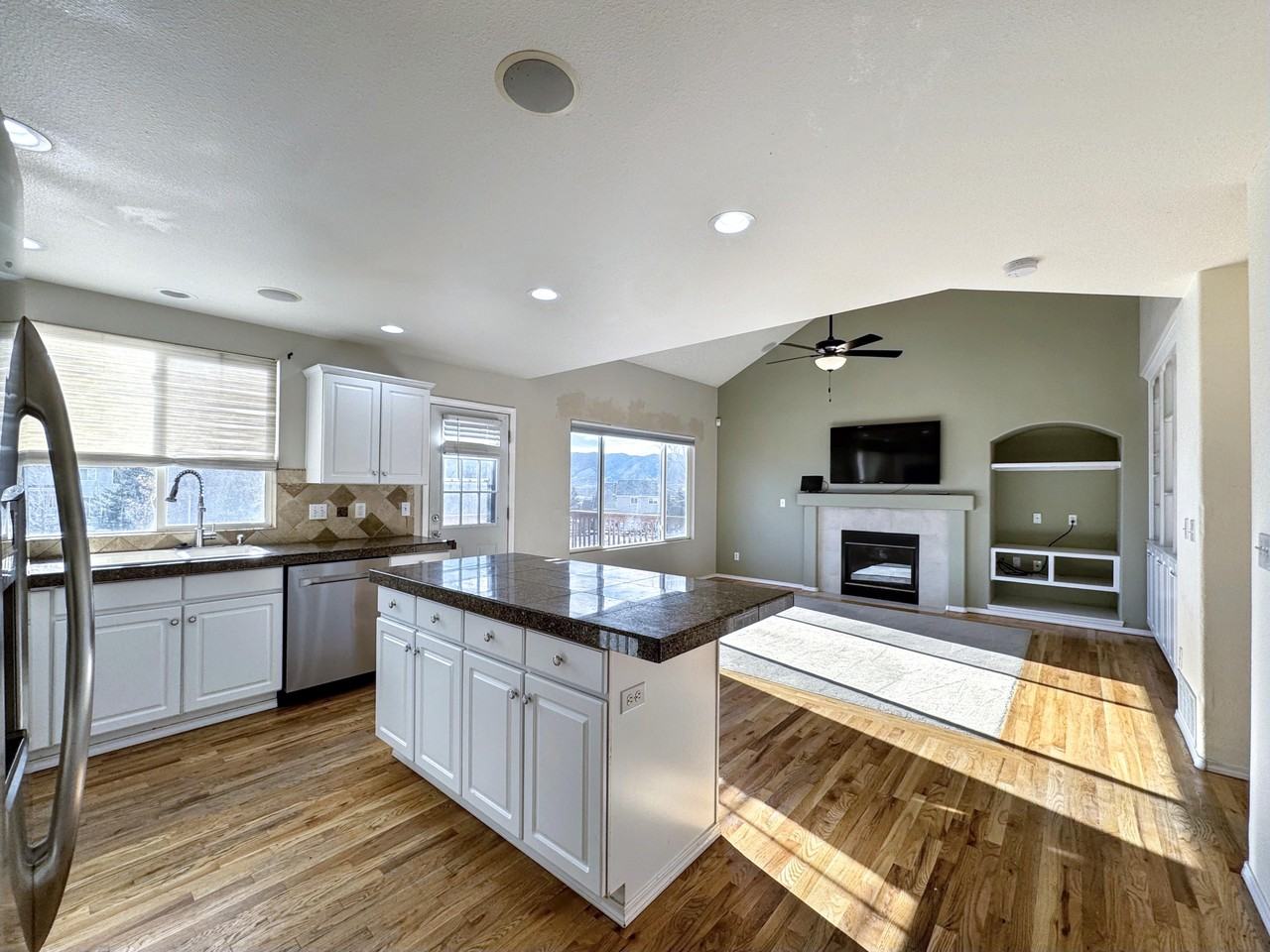 236 Oxbow Drive - Photo 7 of 29