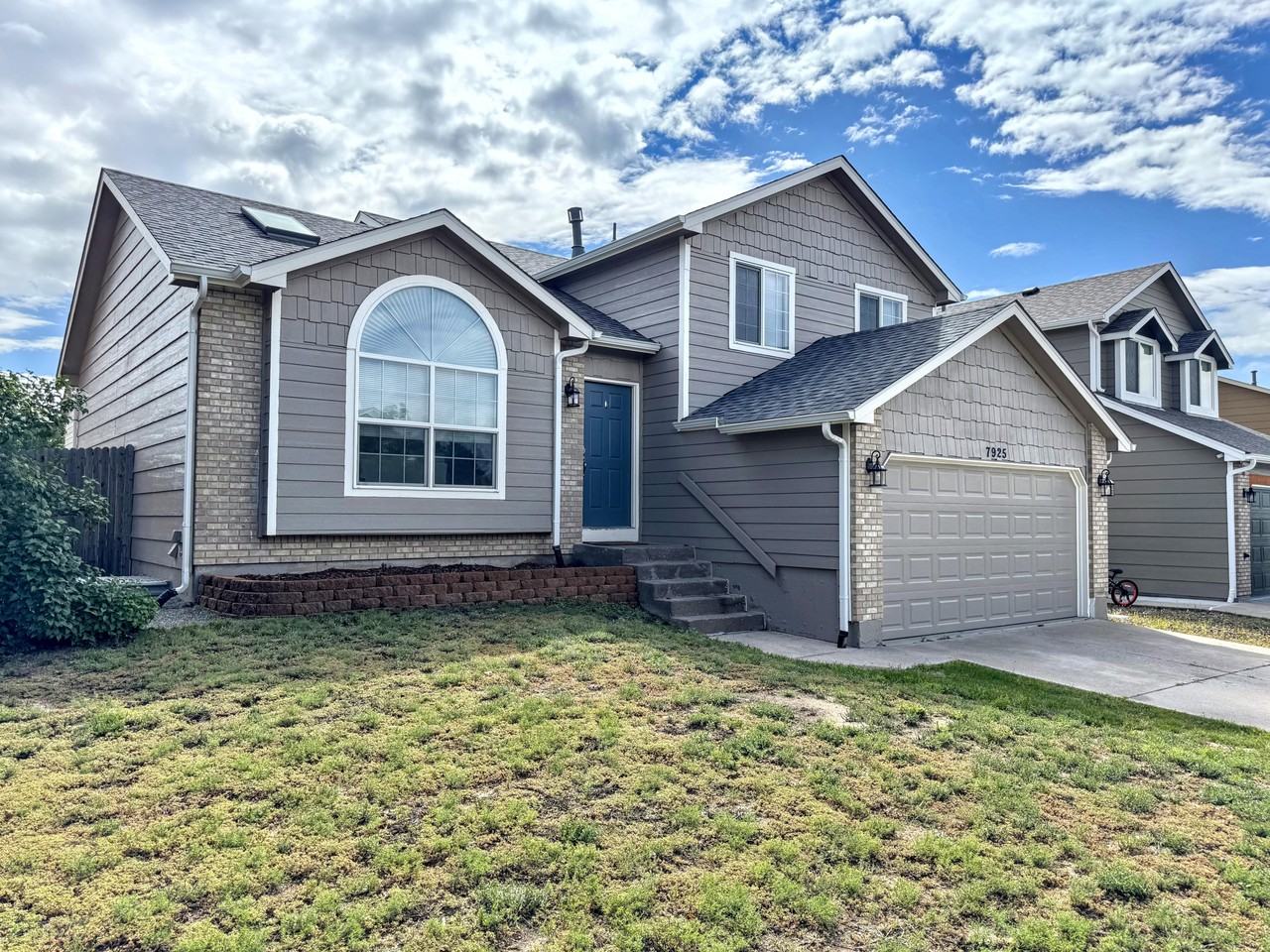 7925 Chancellor Drive - Photo 4 of 28