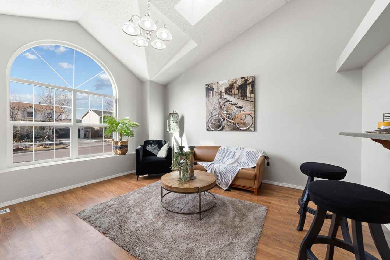 7925 Chancellor Drive - Photo 5 of 28