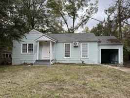 featured image of 521 Launcelot Rd